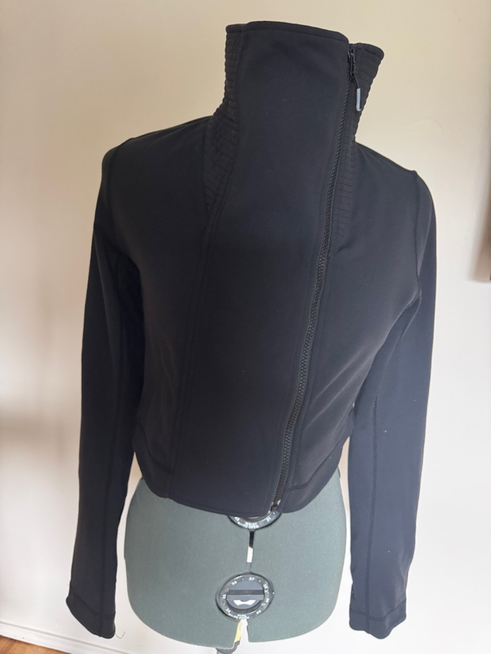 Lululemon Black exterior/ purple interior Women's Zip-Up Jacket